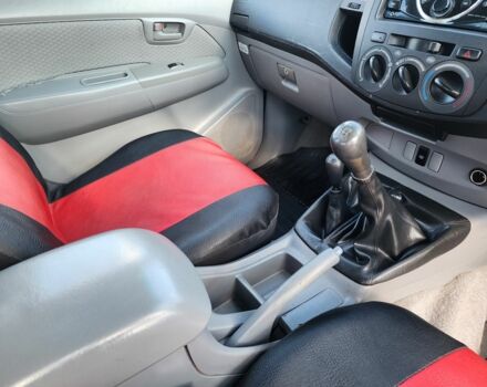 Белый Тойота Хайлюкс, объемом двигателя 2.5 л и пробегом 166 тыс. км за 8100 $, фото 13 на Automoto.ua