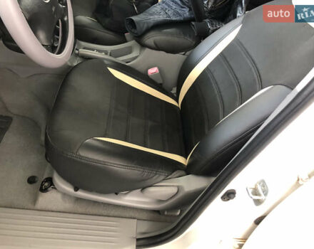 Белый Тойота Хайлюкс, объемом двигателя 2.5 л и пробегом 310 тыс. км за 18900 $, фото 18 на Automoto.ua