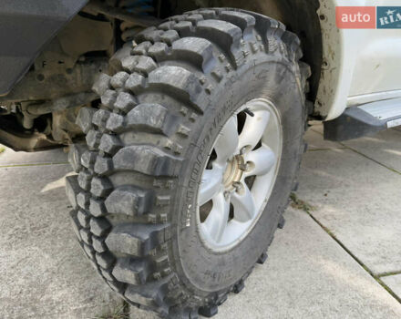 Белый Тойота Хайлюкс, объемом двигателя 2.49 л и пробегом 370 тыс. км за 17000 $, фото 40 на Automoto.ua