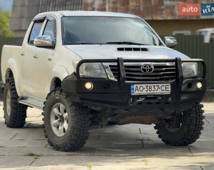Белый Тойота Хайлюкс, объемом двигателя 2.49 л и пробегом 370 тыс. км за 17000 $, фото 13 на Automoto.ua