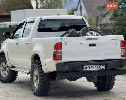 Белый Тойота Хайлюкс, объемом двигателя 2.49 л и пробегом 370 тыс. км за 17000 $, фото 10 на Automoto.ua