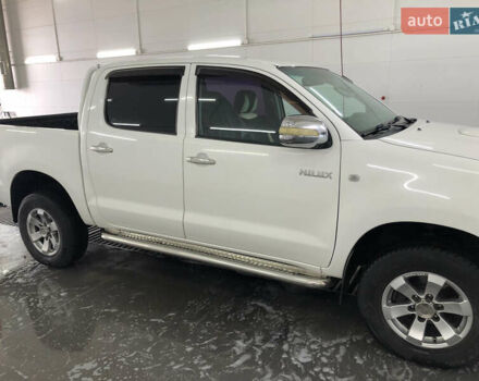 Белый Тойота Хайлюкс, объемом двигателя 2.5 л и пробегом 310 тыс. км за 18900 $, фото 21 на Automoto.ua