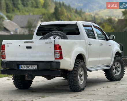 Белый Тойота Хайлюкс, объемом двигателя 2.49 л и пробегом 370 тыс. км за 17000 $, фото 7 на Automoto.ua