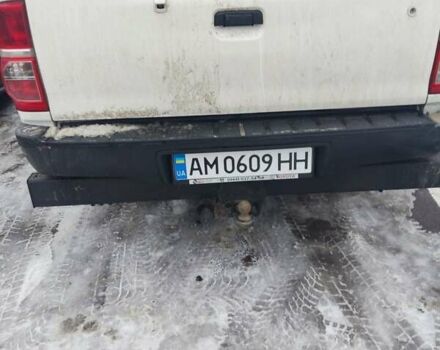 Белый Тойота Хайлюкс, объемом двигателя 2.49 л и пробегом 240 тыс. км за 20000 $, фото 1 на Automoto.ua