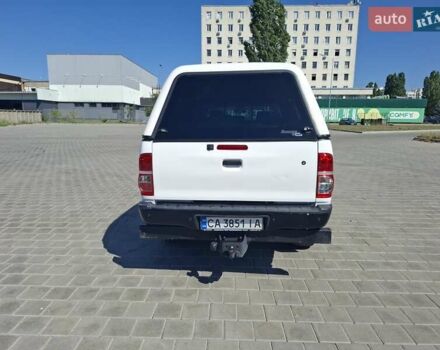 Белый Тойота Хайлюкс, объемом двигателя 2.5 л и пробегом 146 тыс. км за 25500 $, фото 3 на Automoto.ua