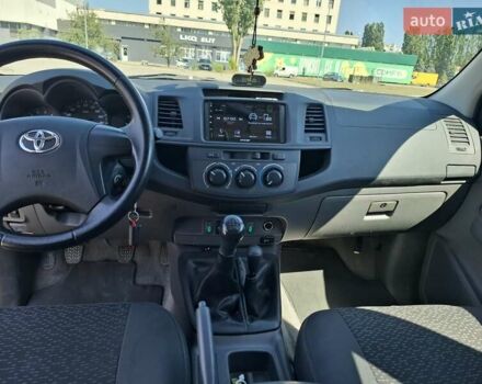 Белый Тойота Хайлюкс, объемом двигателя 2.5 л и пробегом 146 тыс. км за 25500 $, фото 30 на Automoto.ua