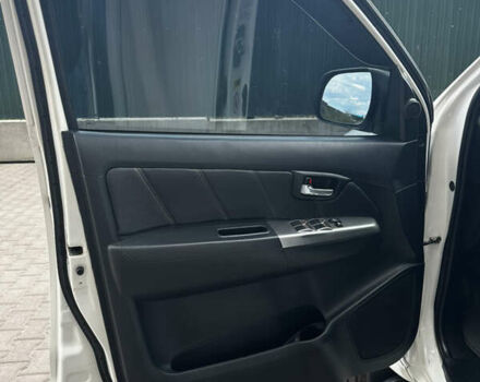 Белый Тойота Хайлюкс, объемом двигателя 2.98 л и пробегом 299 тыс. км за 20500 $, фото 10 на Automoto.ua