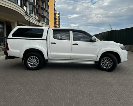 Белый Тойота Хайлюкс, объемом двигателя 2.98 л и пробегом 299 тыс. км за 20500 $, фото 3 на Automoto.ua