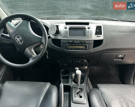 Белый Тойота Хайлюкс, объемом двигателя 2.98 л и пробегом 299 тыс. км за 20500 $, фото 17 на Automoto.ua