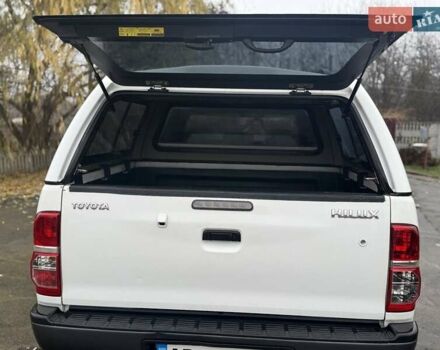 Белый Тойота Хайлюкс, объемом двигателя 2.5 л и пробегом 260 тыс. км за 20000 $, фото 10 на Automoto.ua