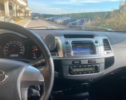 Белый Тойота Хайлюкс, объемом двигателя 3 л и пробегом 530 тыс. км за 22663 $, фото 9 на Automoto.ua