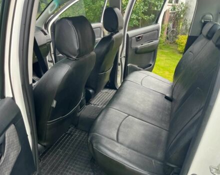 Белый Тойота Хайлюкс, объемом двигателя 2 л и пробегом 79 тыс. км за 8400 $, фото 8 на Automoto.ua