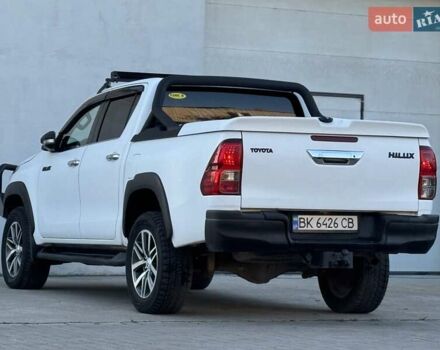 Тойота Хайлюкс 2016 в Сарнах на Automoto.ua Белый Тойота Хайлюкс, объемом двигателя 2.8 л и пробегом 174 тыс. км за 31900 $, фото 10 на Automoto.ua