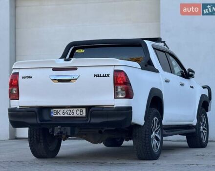 Тойота Хайлюкс 2016 в Сарнах на Automoto.ua Белый Тойота Хайлюкс, объемом двигателя 2.8 л и пробегом 174 тыс. км за 31900 $, фото 16 на Automoto.ua