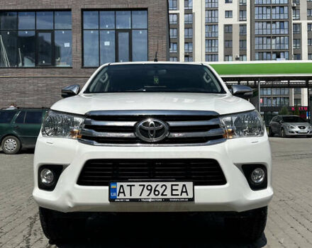 Білий Тойота Хайлюкс, об'ємом двигуна 2.4 л та пробігом 227 тис. км за 25100 $, фото 1 на Automoto.ua