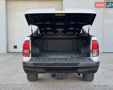 Тойота Хайлюкс 2016 в Сарнах на Automoto.ua Белый Тойота Хайлюкс, объемом двигателя 2.8 л и пробегом 174 тыс. км за 31900 $, фото 34 на Automoto.ua