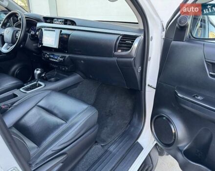 Тойота Хайлюкс 2016 в Сарнах на Automoto.ua Белый Тойота Хайлюкс, объемом двигателя 2.8 л и пробегом 174 тыс. км за 31900 $, фото 47 на Automoto.ua