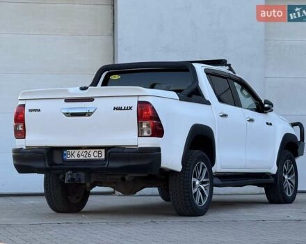 Тойота Хайлюкс 2016 в Сарнах на Automoto.ua Белый Тойота Хайлюкс, объемом двигателя 2.8 л и пробегом 174 тыс. км за 31900 $, фото 12 на Automoto.ua