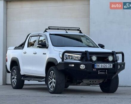 Тойота Хайлюкс 2016 в Сарнах на Automoto.ua Белый Тойота Хайлюкс, объемом двигателя 2.8 л и пробегом 174 тыс. км за 31900 $, фото 25 на Automoto.ua