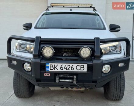 Тойота Хайлюкс 2016 в Сарнах на Automoto.ua Белый Тойота Хайлюкс, объемом двигателя 2.8 л и пробегом 174 тыс. км за 31900 $, фото 8 на Automoto.ua
