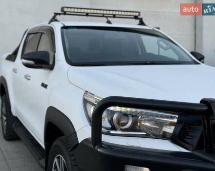 Тойота Хайлюкс 2016 в Сарнах на Automoto.ua Белый Тойота Хайлюкс, объемом двигателя 2.8 л и пробегом 174 тыс. км за 31900 $, фото 18 на Automoto.ua