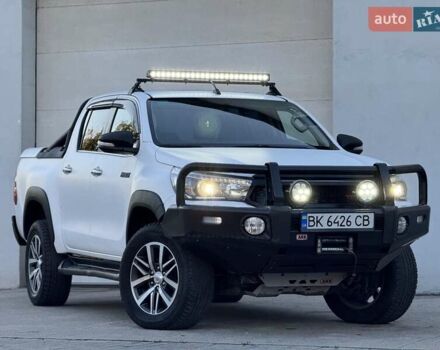 Тойота Хайлюкс 2016 в Сарнах на Automoto.ua Белый Тойота Хайлюкс, объемом двигателя 2.8 л и пробегом 174 тыс. км за 31900 $, фото 21 на Automoto.ua