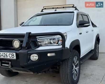 Тойота Хайлюкс 2016 в Сарнах на Automoto.ua Белый Тойота Хайлюкс, объемом двигателя 2.8 л и пробегом 174 тыс. км за 31900 $, фото 4 на Automoto.ua