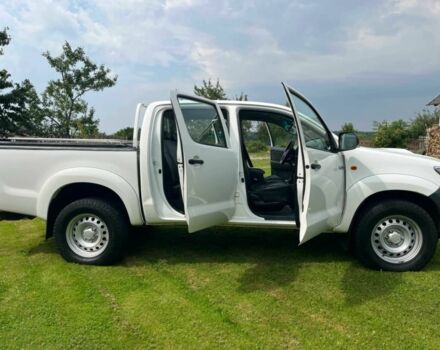 Белый Тойота Хайлюкс, объемом двигателя 2 л и пробегом 79 тыс. км за 8400 $, фото 5 на Automoto.ua