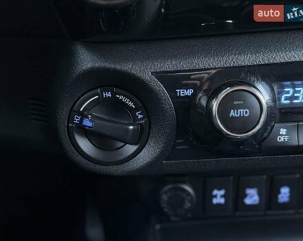 Тойота Хайлюкс 2016 в Сарнах на Automoto.ua Белый Тойота Хайлюкс, объемом двигателя 2.8 л и пробегом 174 тыс. км за 31900 $, фото 48 на Automoto.ua