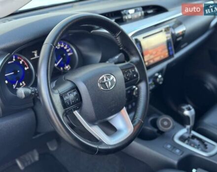 Тойота Хайлюкс 2016 в Сарнах на Automoto.ua Белый Тойота Хайлюкс, объемом двигателя 2.8 л и пробегом 174 тыс. км за 31900 $, фото 37 на Automoto.ua