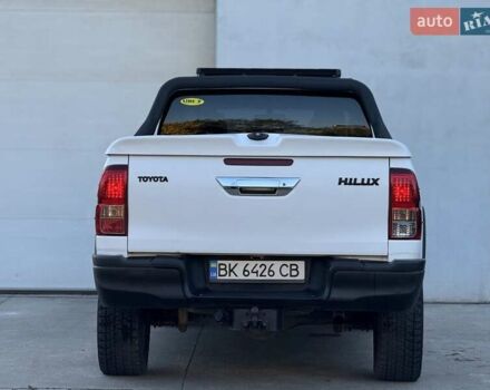 Тойота Хайлюкс 2016 в Сарнах на Automoto.ua Белый Тойота Хайлюкс, объемом двигателя 2.8 л и пробегом 174 тыс. км за 31900 $, фото 17 на Automoto.ua