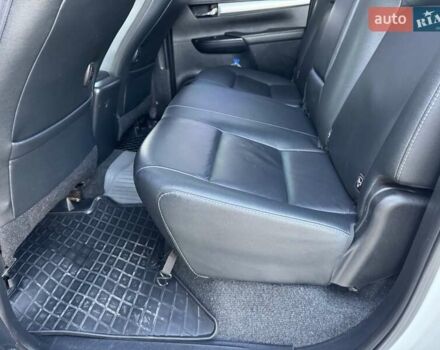 Тойота Хайлюкс 2016 в Сарнах на Automoto.ua Белый Тойота Хайлюкс, объемом двигателя 2.8 л и пробегом 174 тыс. км за 31900 $, фото 46 на Automoto.ua