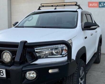 Тойота Хайлюкс 2016 в Сарнах на Automoto.ua Белый Тойота Хайлюкс, объемом двигателя 2.8 л и пробегом 174 тыс. км за 31900 $, фото 5 на Automoto.ua