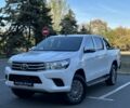 Белый Тойота Хайлюкс, объемом двигателя 2.4 л и пробегом 209 тыс. км за 19999 $, фото 1 на Automoto.ua