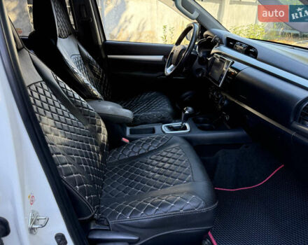 Белый Тойота Хайлюкс, объемом двигателя 2.8 л и пробегом 280 тыс. км за 25000 $, фото 18 на Automoto.ua