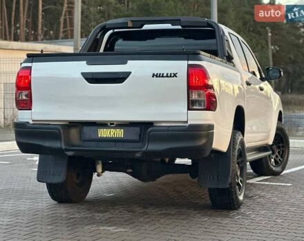 Білий Тойота Хайлюкс, об'ємом двигуна 2.8 л та пробігом 250 тис. км за 29950 $, фото 13 на Automoto.ua