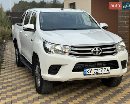 Белый Тойота Хайлюкс, объемом двигателя 2.4 л и пробегом 209 тыс. км за 20500 $, фото 3 на Automoto.ua