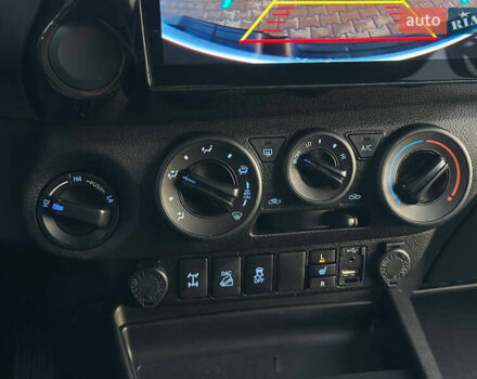 Белый Тойота Хайлюкс, объемом двигателя 2.8 л и пробегом 251 тыс. км за 25500 $, фото 7 на Automoto.ua