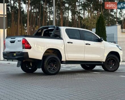 Білий Тойота Хайлюкс, об'ємом двигуна 2.8 л та пробігом 250 тис. км за 29950 $, фото 24 на Automoto.ua