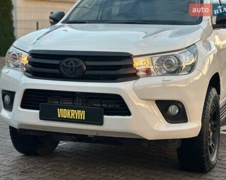 Білий Тойота Хайлюкс, об'ємом двигуна 2.8 л та пробігом 250 тис. км за 29950 $, фото 8 на Automoto.ua