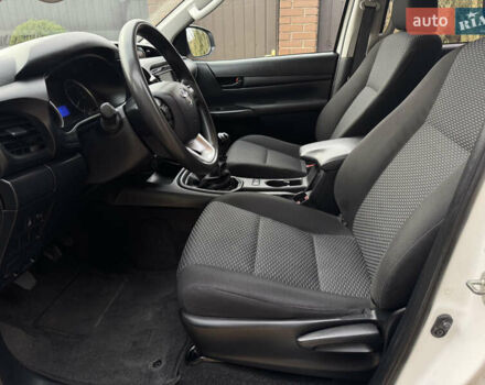 Белый Тойота Хайлюкс, объемом двигателя 2.4 л и пробегом 209 тыс. км за 20500 $, фото 9 на Automoto.ua