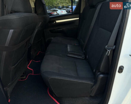 Белый Тойота Хайлюкс, объемом двигателя 2.8 л и пробегом 280 тыс. км за 25000 $, фото 16 на Automoto.ua