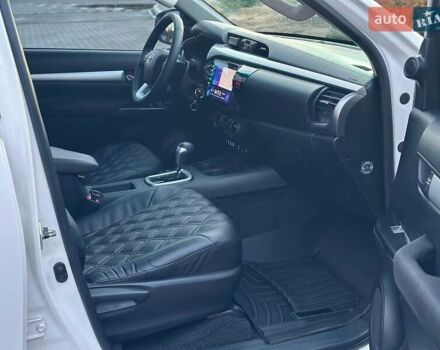 Білий Тойота Хайлюкс, об'ємом двигуна 2.8 л та пробігом 250 тис. км за 29950 $, фото 25 на Automoto.ua