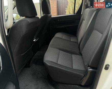 Белый Тойота Хайлюкс, объемом двигателя 2.4 л и пробегом 209 тыс. км за 20500 $, фото 14 на Automoto.ua