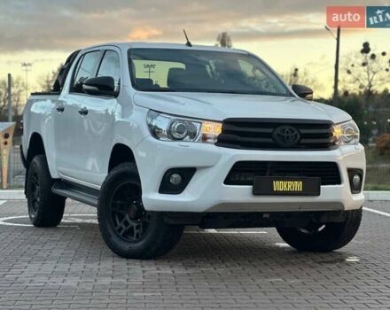 Білий Тойота Хайлюкс, об'ємом двигуна 2.8 л та пробігом 250 тис. км за 29950 $, фото 4 на Automoto.ua