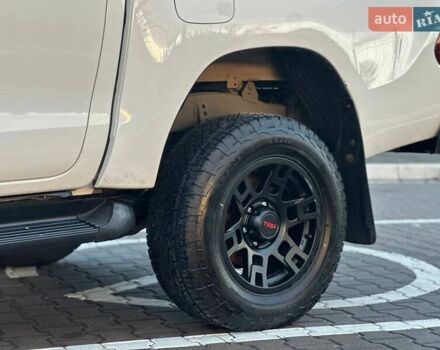 Білий Тойота Хайлюкс, об'ємом двигуна 2.8 л та пробігом 250 тис. км за 29950 $, фото 11 на Automoto.ua