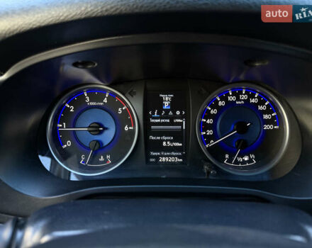 Белый Тойота Хайлюкс, объемом двигателя 2.8 л и пробегом 280 тыс. км за 25000 $, фото 12 на Automoto.ua