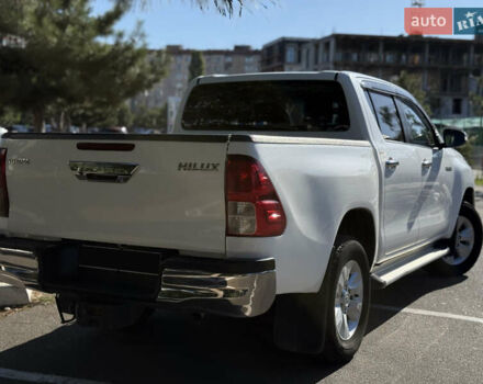 Белый Тойота Хайлюкс, объемом двигателя 2.8 л и пробегом 280 тыс. км за 25000 $, фото 6 на Automoto.ua