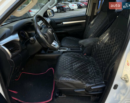 Белый Тойота Хайлюкс, объемом двигателя 2.8 л и пробегом 280 тыс. км за 25000 $, фото 8 на Automoto.ua