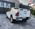 Білий Тойота Хайлюкс, об'ємом двигуна 2.4 л та пробігом 180 тис. км за 22500 $, фото 5 на Automoto.ua